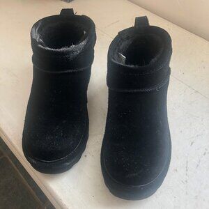 BearPaw shorty boot, Black, size 6, EXCELLENT